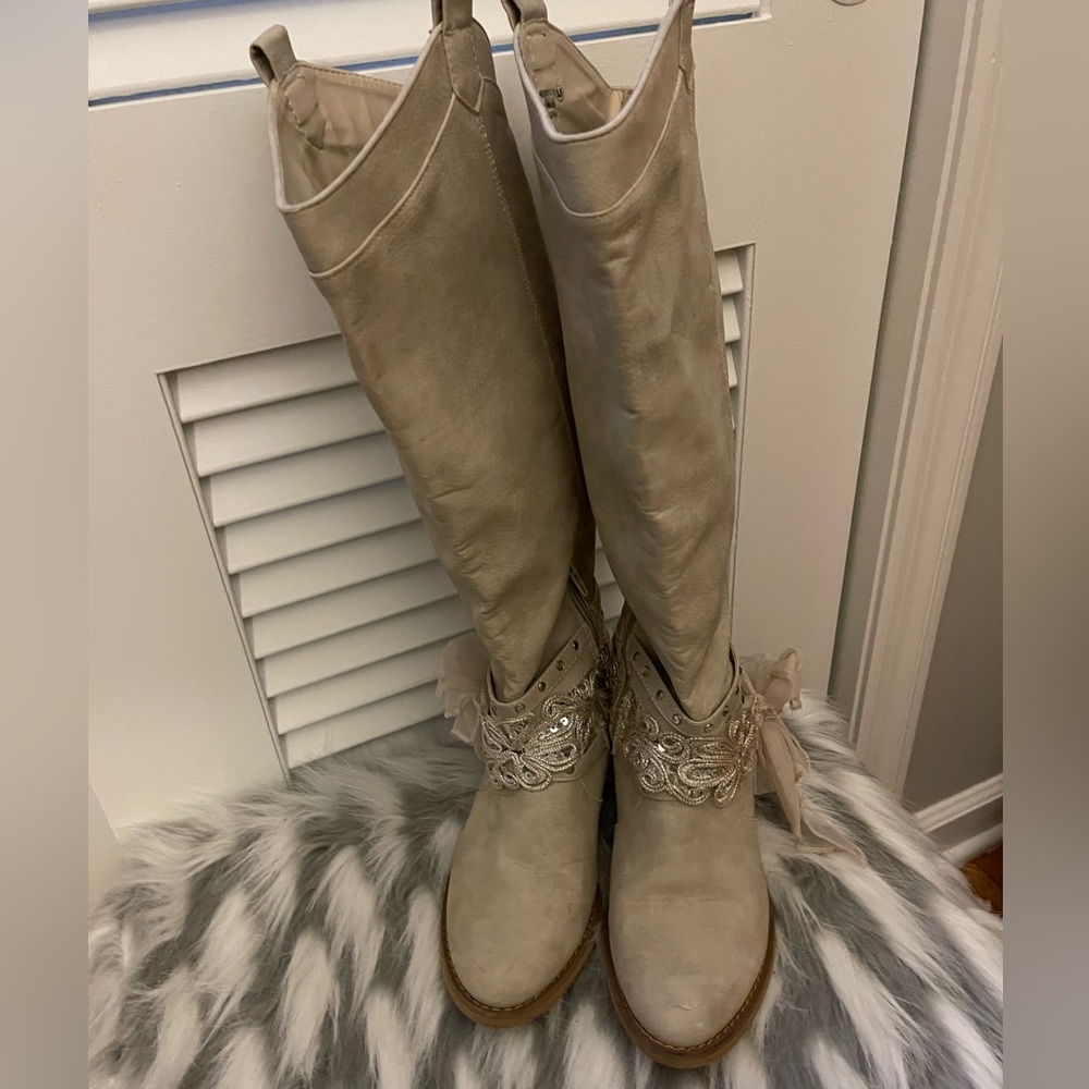 Cowgirl / Cowboy Boots with Side Bow and Bling! Size 8.5